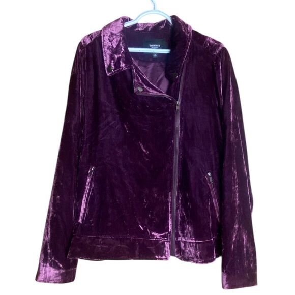 Torrid Purple Crushed Velvet Moto Jacket Zip Front Size 4 Plus Lined Pockets - Picture 2 of 6